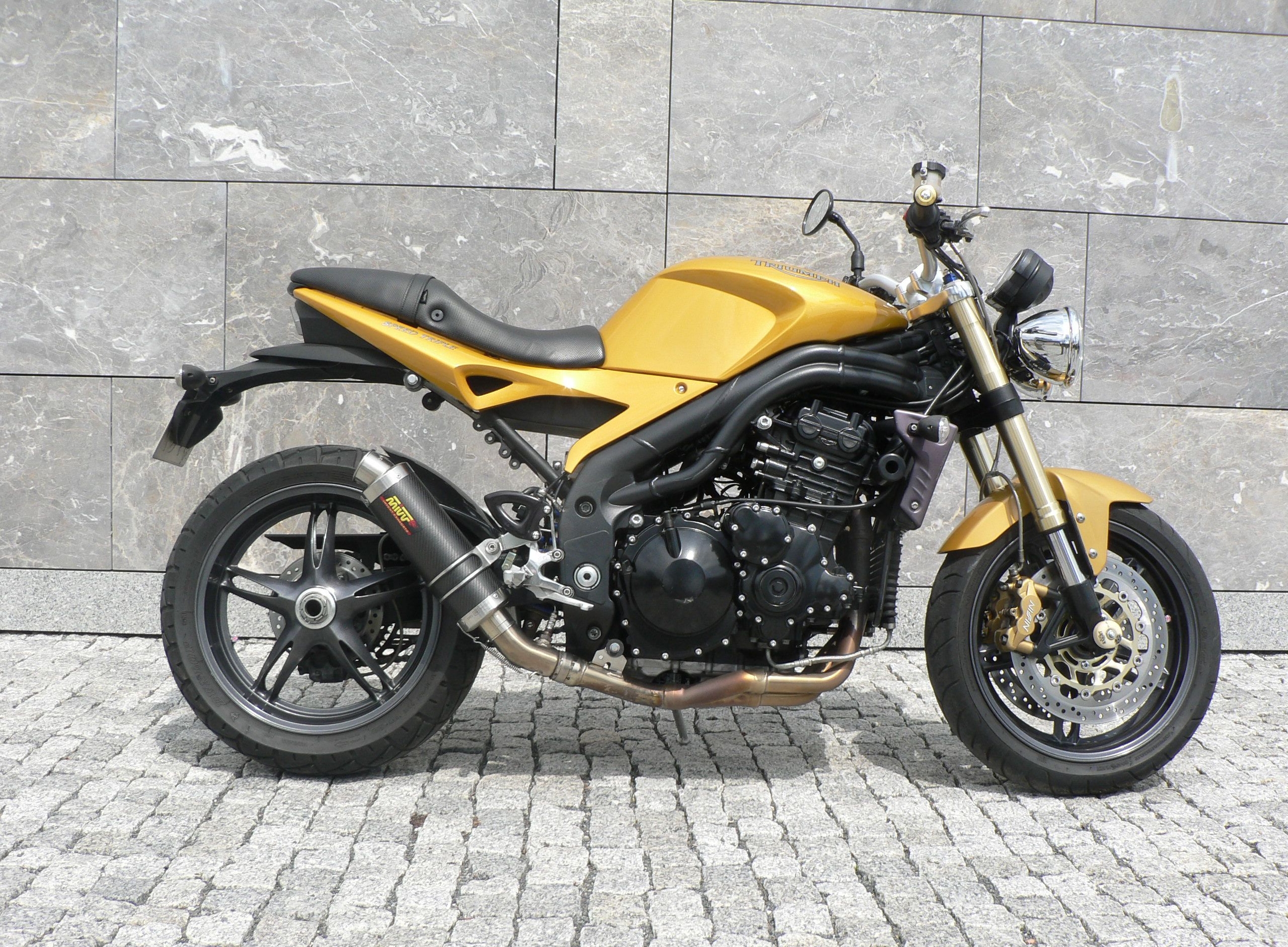 Triumph speed triple. Triumph Speed Triple 2005. Triumph Speed Triple 2006. Пластик Triumph Speed Triple 2011. Triumph Speed Triple 550i.