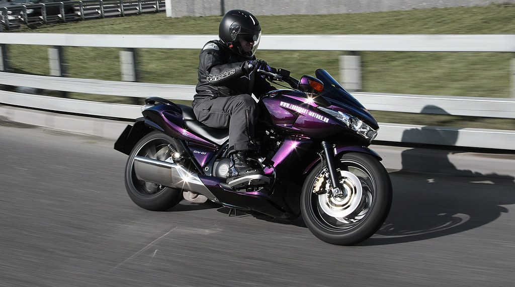 Тест-драйв мотоцикла Honda DN-01