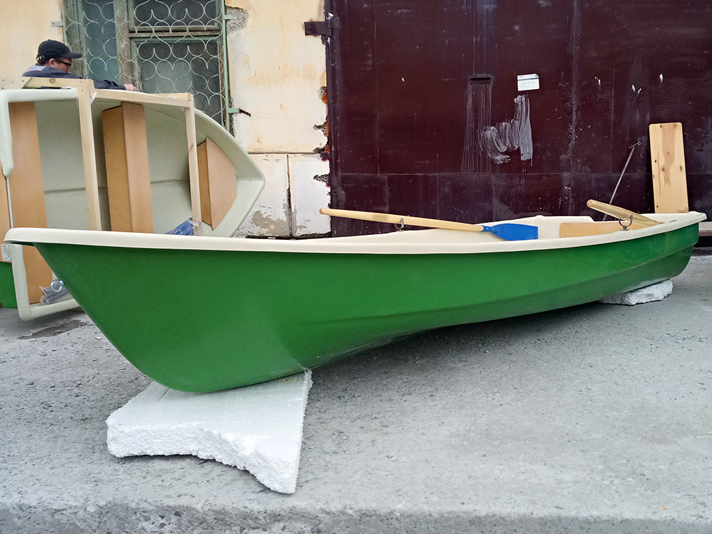 Самодельная стеклопластиковая рабочая лодка