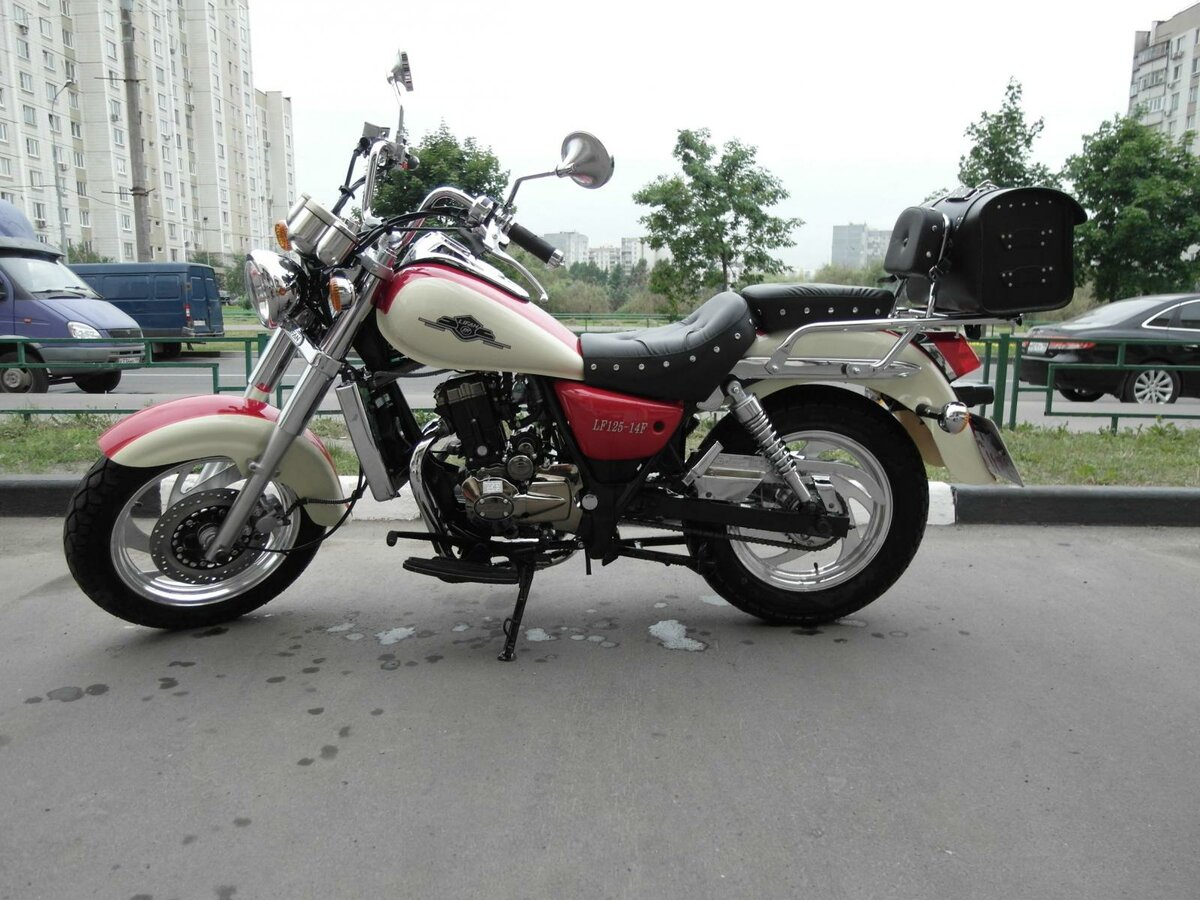 Двухцилиндровый китайский мотоцикл Lifan 400