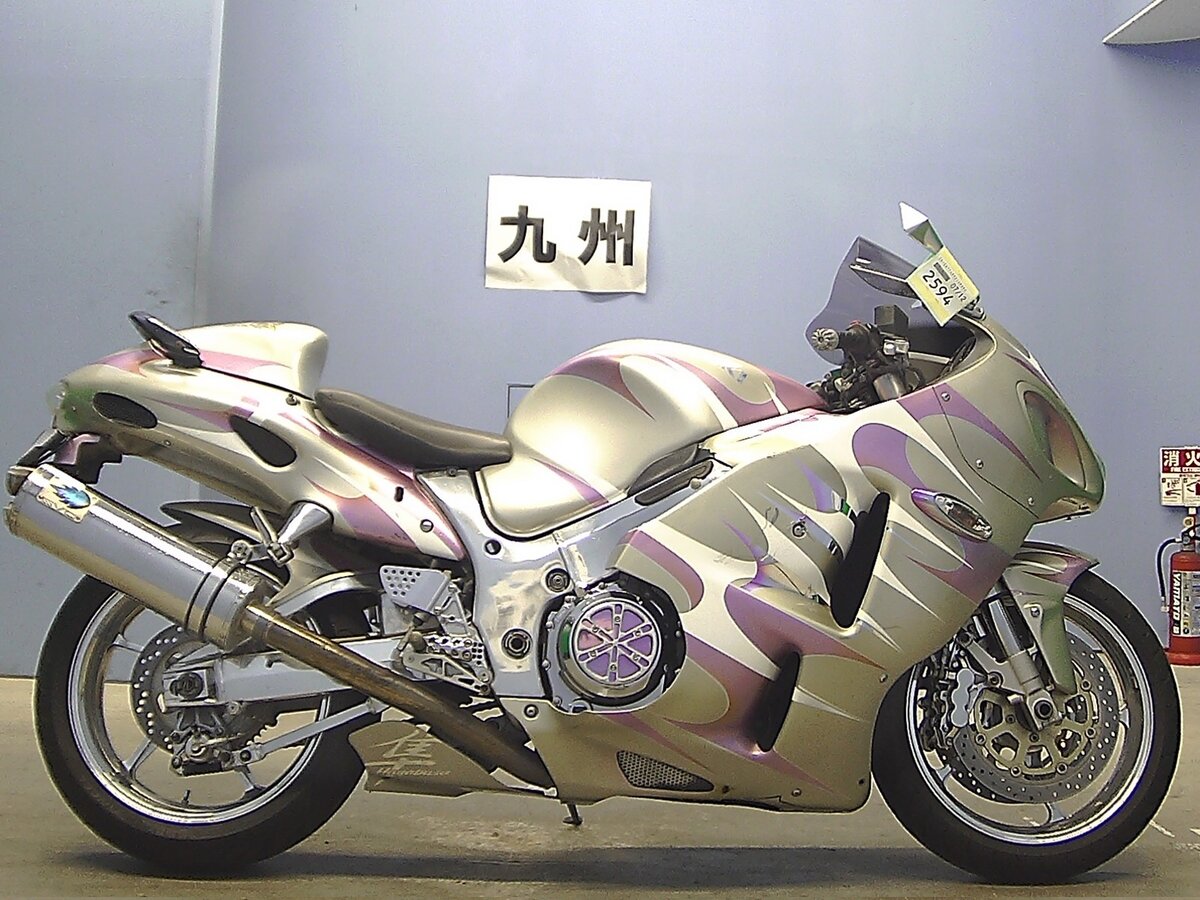 Обзор мотоцикла Suzuki GSX1300R Hayabusa