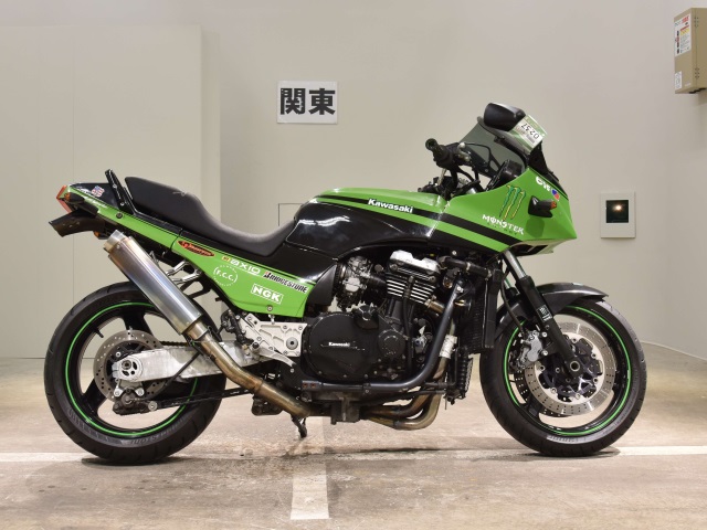 Kawasaki GPZ900R (GPZ 900, ZX900A, Ninja 900)