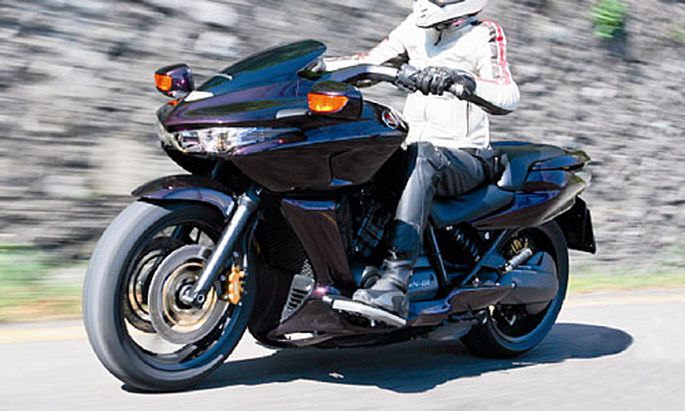Тест-драйв мотоцикла Honda DN-01