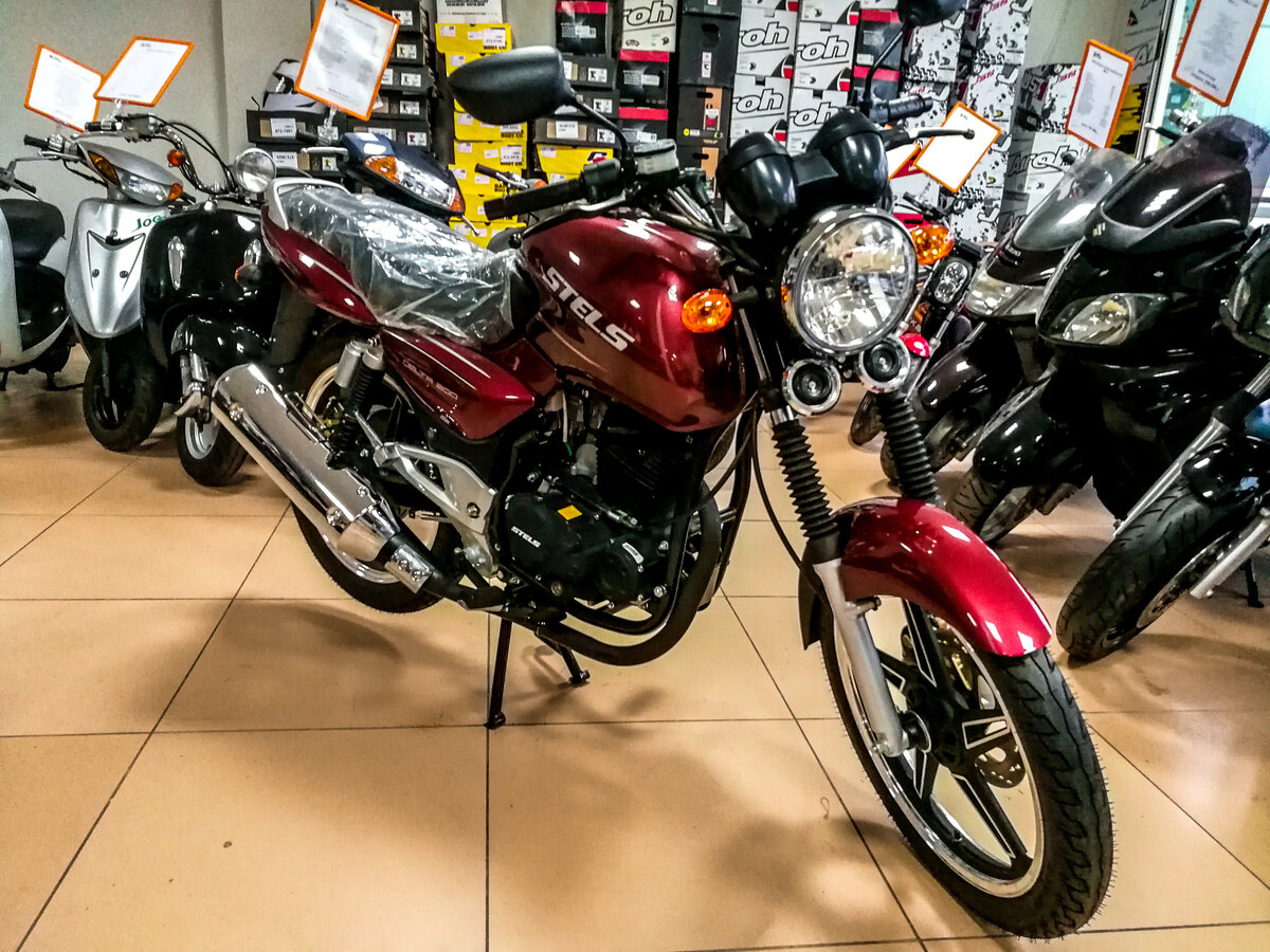 Двухсот кубовые мотоциклы от компании Stels