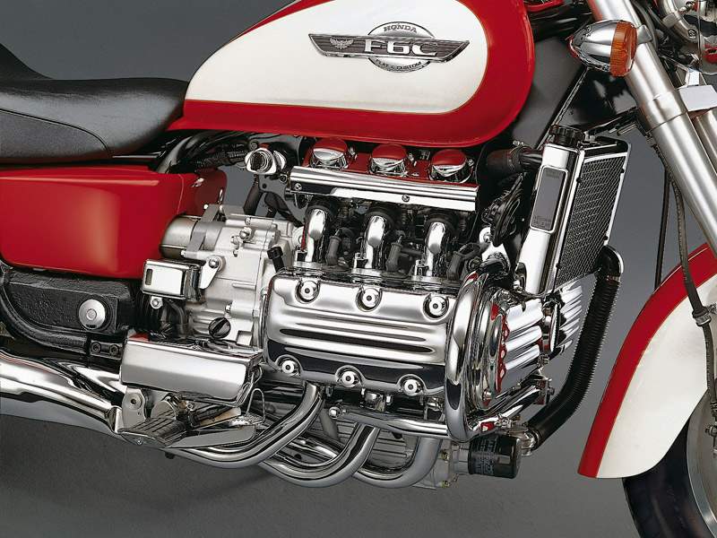 Мотоциклы с объемом двигателя 750 см³