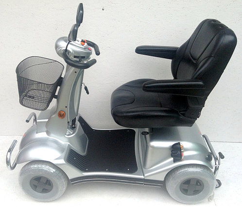 Обзор  лучших электрических скутеров для пожилых людей и инвалидов