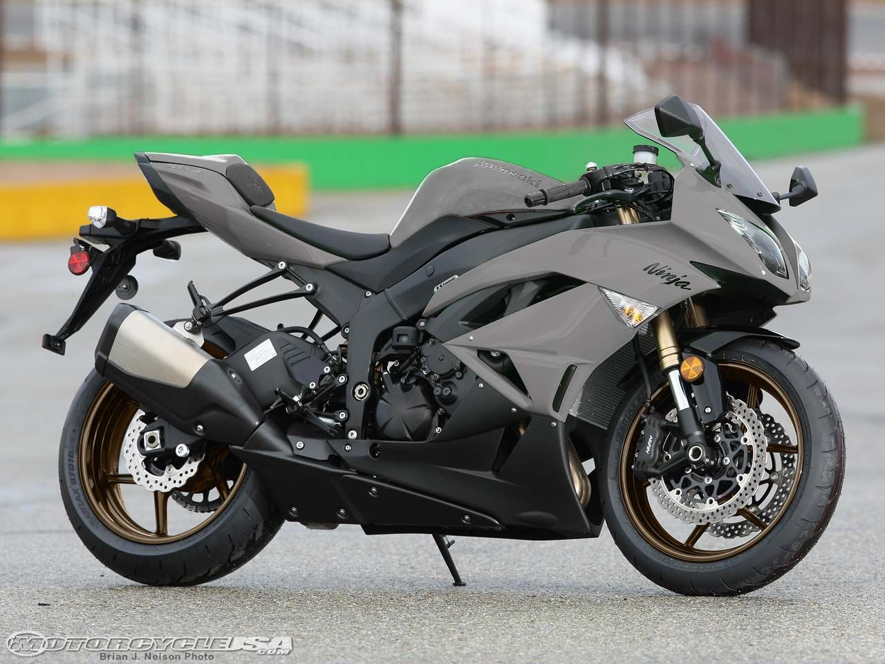 Обзор спортивного мотоцикла Kawasaki Ninja (Кавасаки Ниндзя) 600 (ZX 6R)
