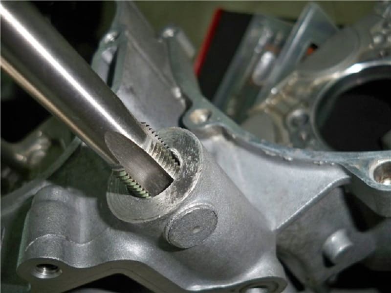 Восстановление и ремонт резьбовых соединений в конструкции скутера