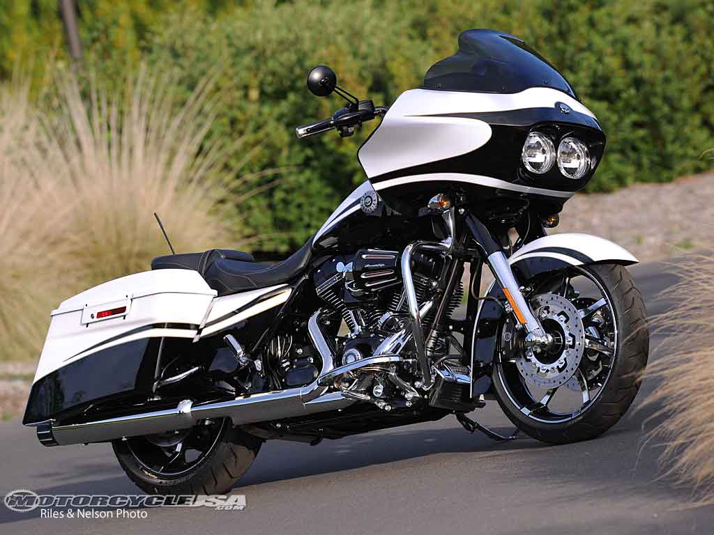 Road Glide CVO 2012