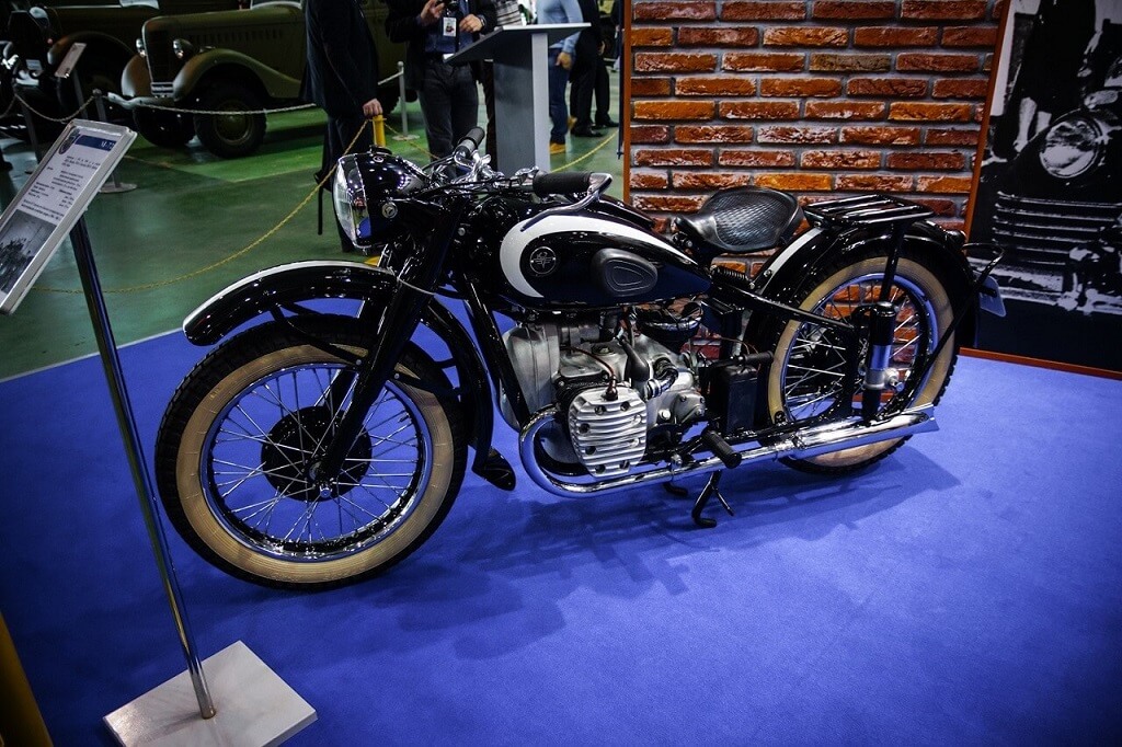 Урал М 72 - первый тяжелый советский мотоцикл