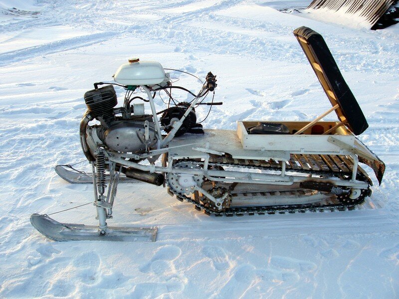 Самодельный снегоход с двигателем от мотоколяски. самодельный снегоход на гусеницах своими руками: фото. рама под двигатель и трансмиссию