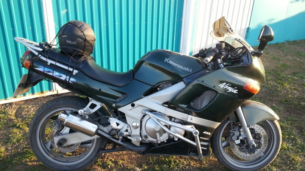 Обзор 400. Кавасаки 400-2. Модель ZZR 400 Kawasaki. Вин Кавасаки ЗЗР 400. Кофр на ZZR 400-2.