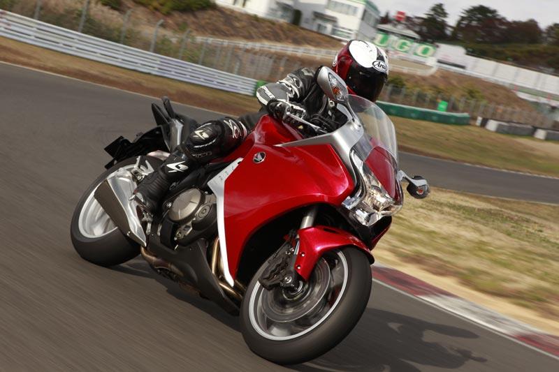 Обзор мотоцикла honda vfr 1200 f — bikeswiki - энциклопедия японских мотоциклов