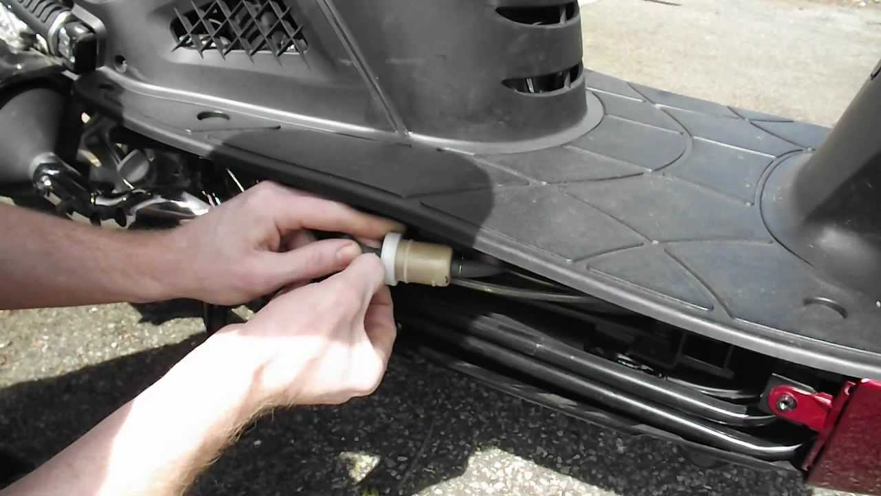 Чистка и замена топливного фильтра на скутере