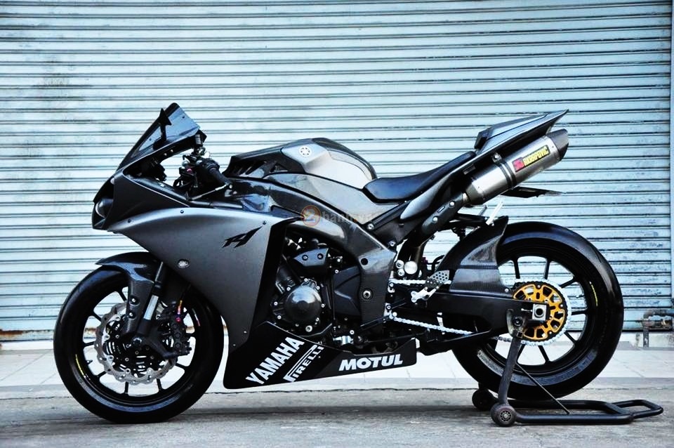Технические характеристики мотоцикла Yamaha YZF-R1 — краткий обзор легенды мотоциклетного спорта