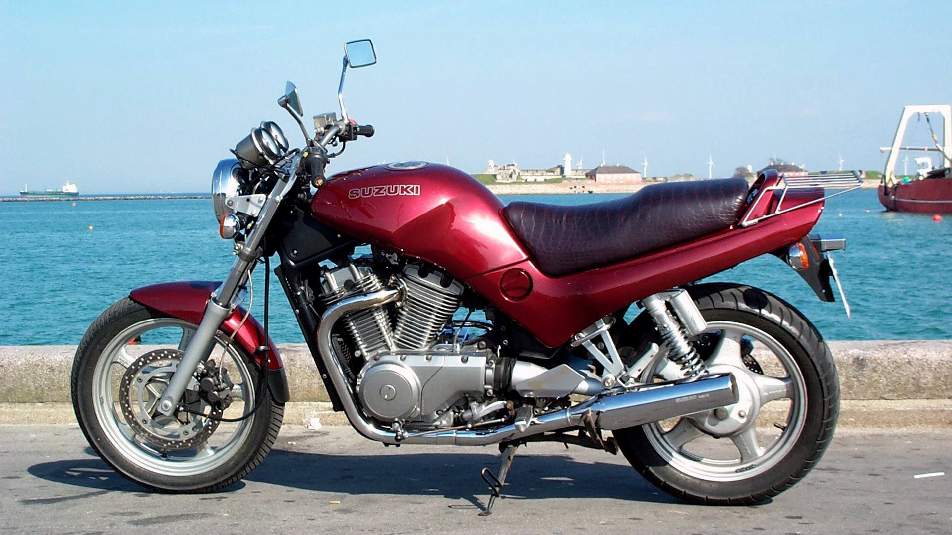 Тест-драйв мотоцикла Suzuki VX800