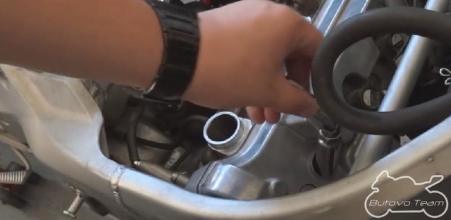 Как заменить охлаждающую жидкости на Honda CBR 600 F4i