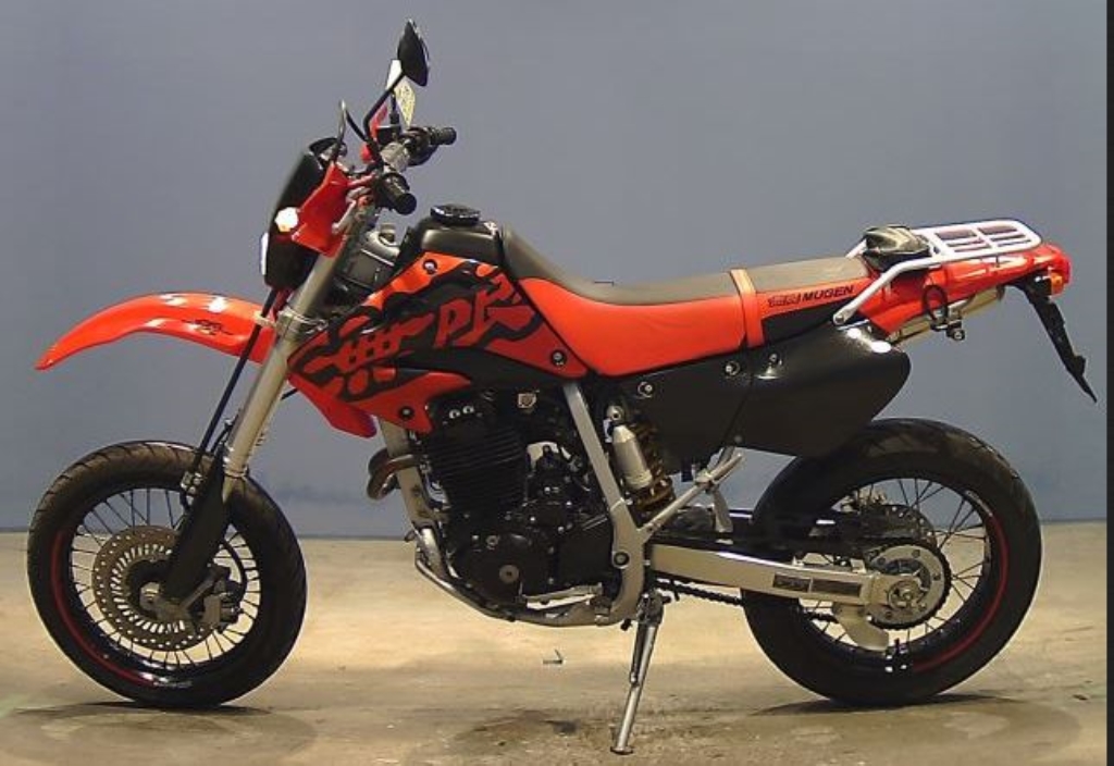 Тест-драйв мотоцикла Honda XR400 Motard
