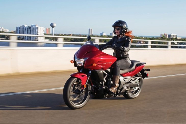 Мотоцикл honda ctx700 - туристический круизер