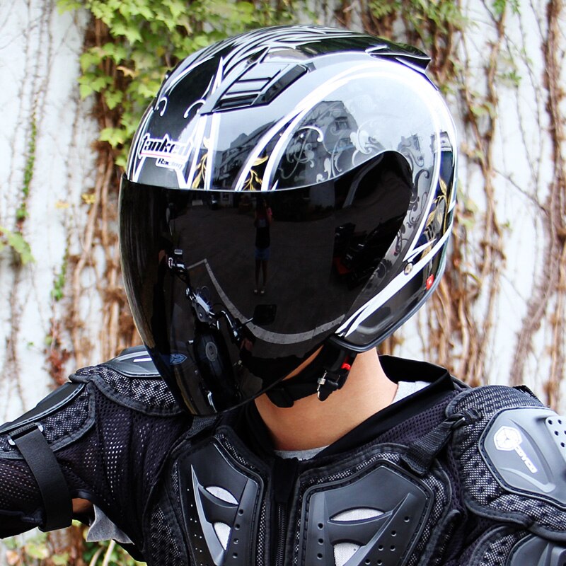 Шлемы для мотоциклов: назначение, виды, помощь с выбором