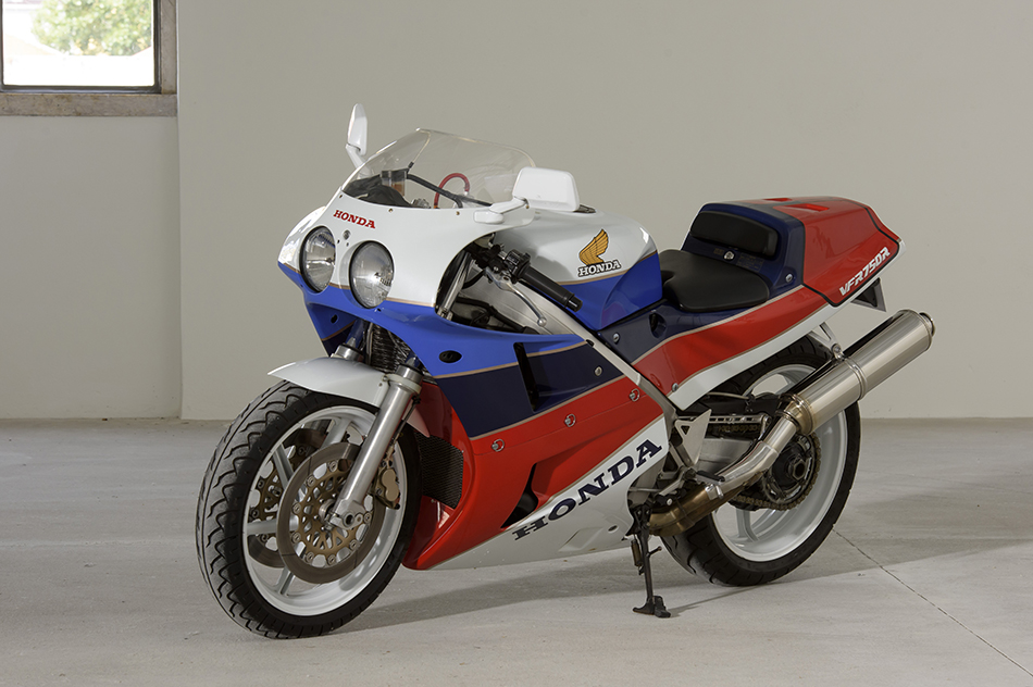 Обзор мотоцикла honda vfr750r (rc30) — bikeswiki - энциклопедия японских мотоциклов