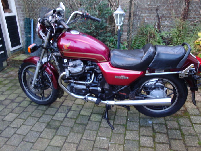 Мотоцикл honda gl 650 silverwing interstate 1983 обзор