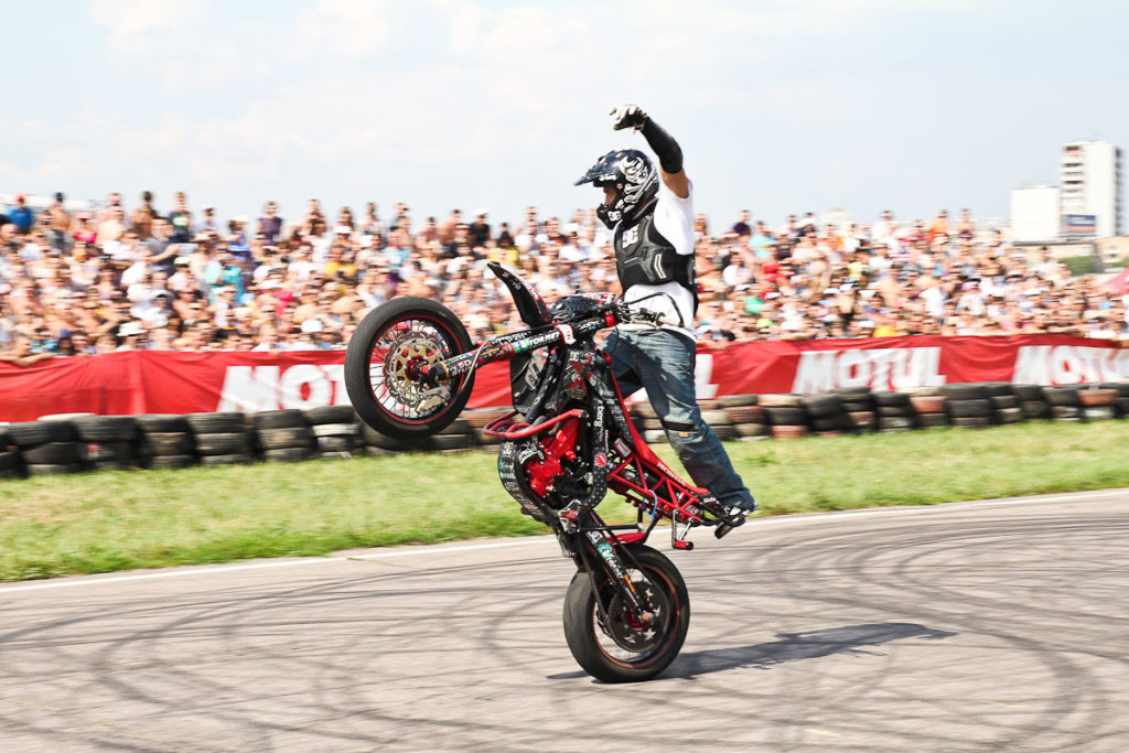 мотошоу. авто мото шоу. мотошоу. мото шоу москва. мопед шоу.