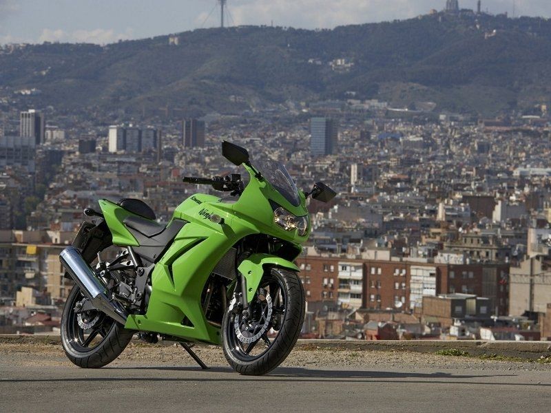 Kawasaki Ninja 250 R - отличный вариант для новичка