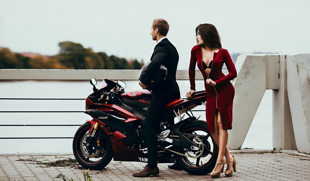 Девушки на мотоциклах – пять веских причин завести отношения
