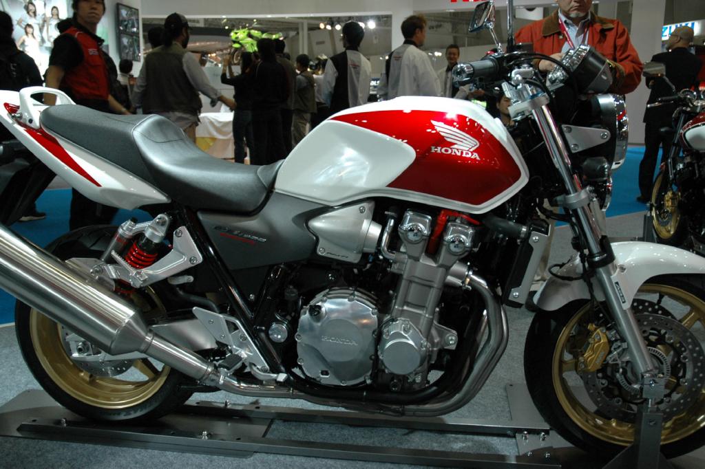 Обзор мотоцикла honda cb 1300 (cb1300 super four, cb1300sf)