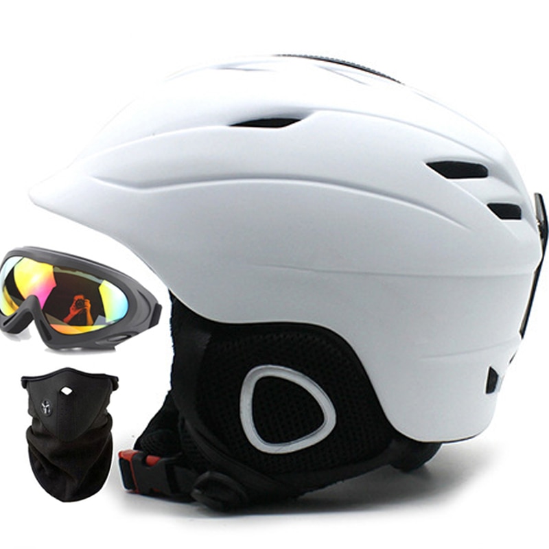 Шлем для снегохода: описание разновидностей шлемов при езде на снегоходе