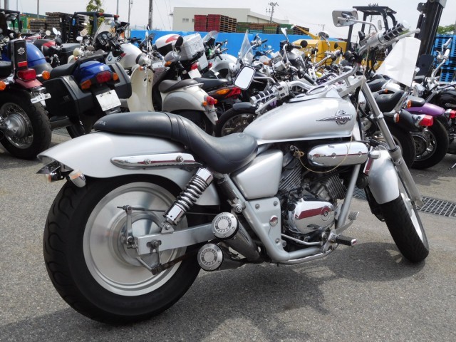 Мотоцикл honda magna 250