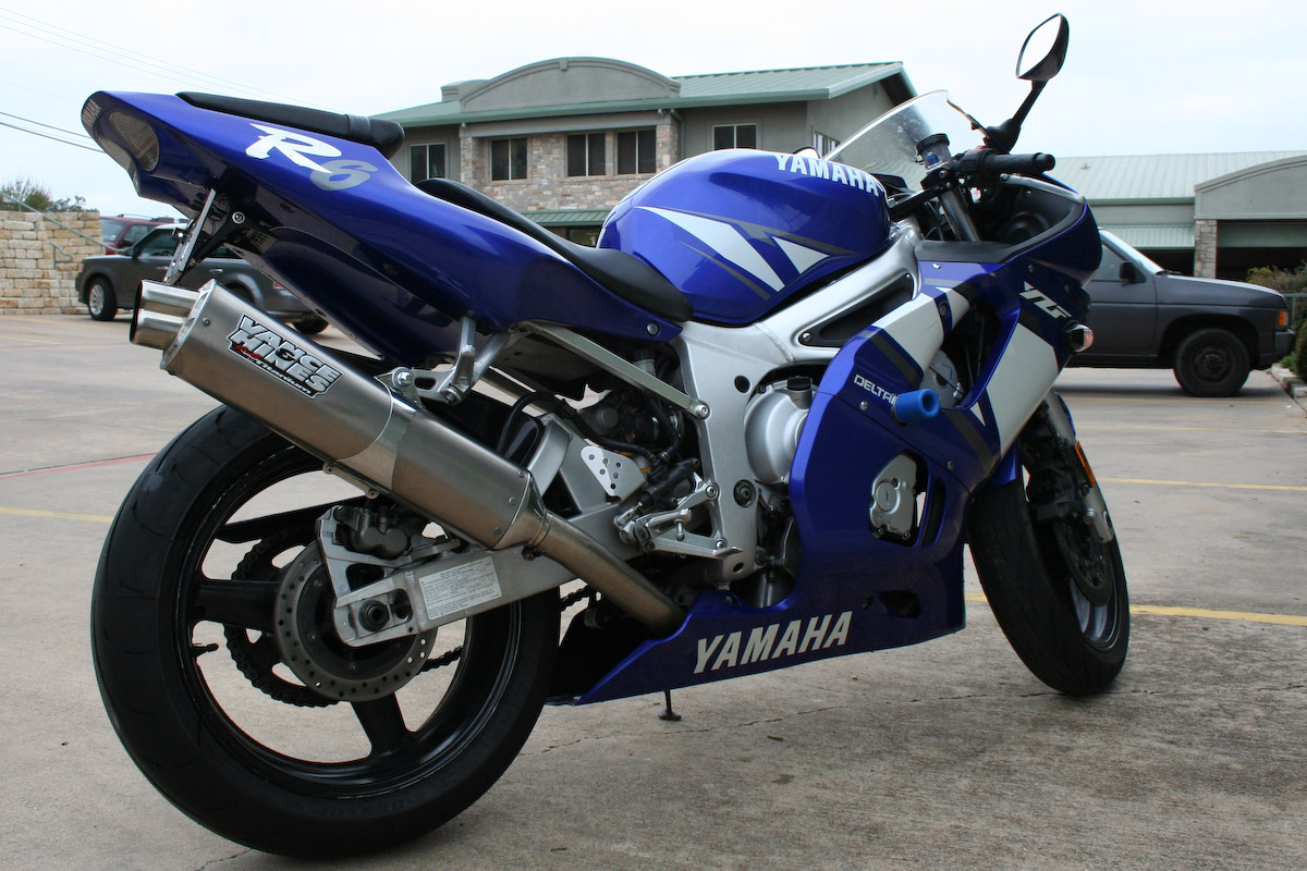 Yamaha R6 — 600 кубов ярости