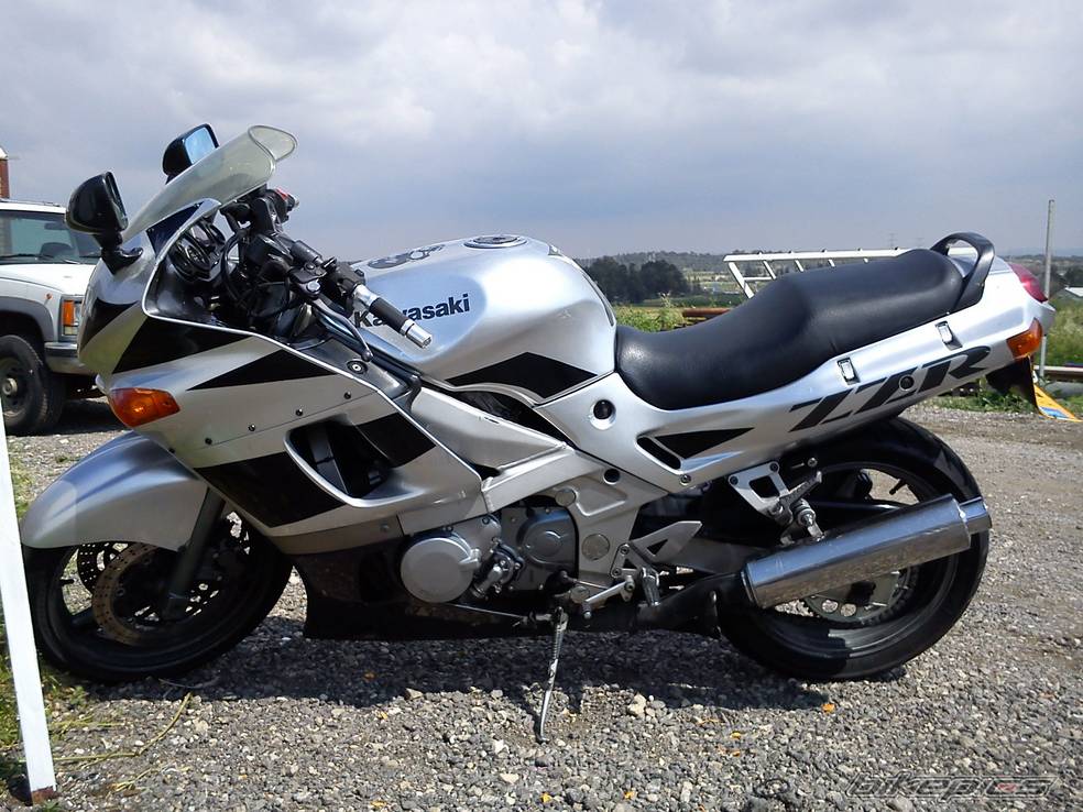 Тест-драйв мотоцикла Kawasaki ZZR600