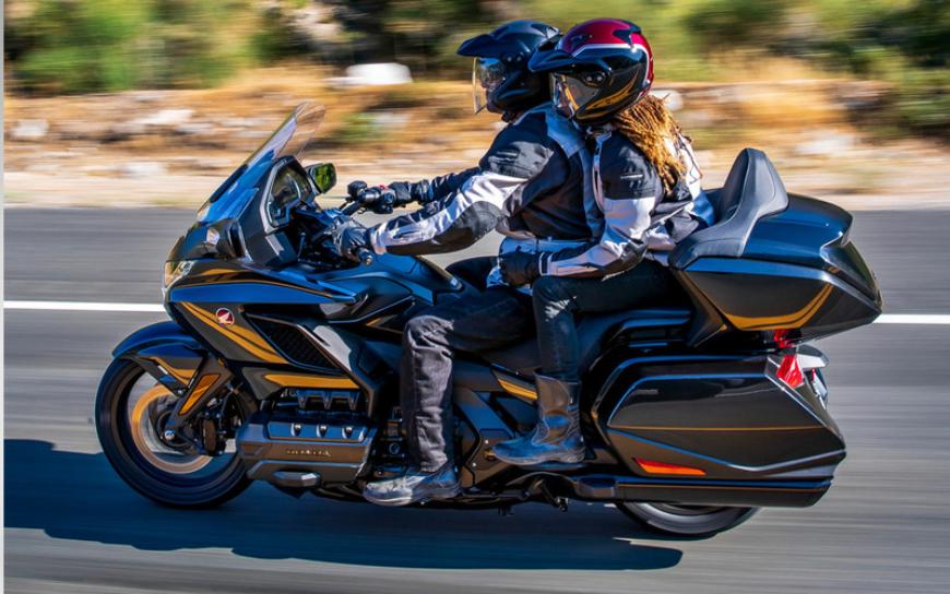 Обзор мотоцикла honda gl1800 gold wing (2018+) + tour — bikeswiki - энциклопедия японских мотоциклов