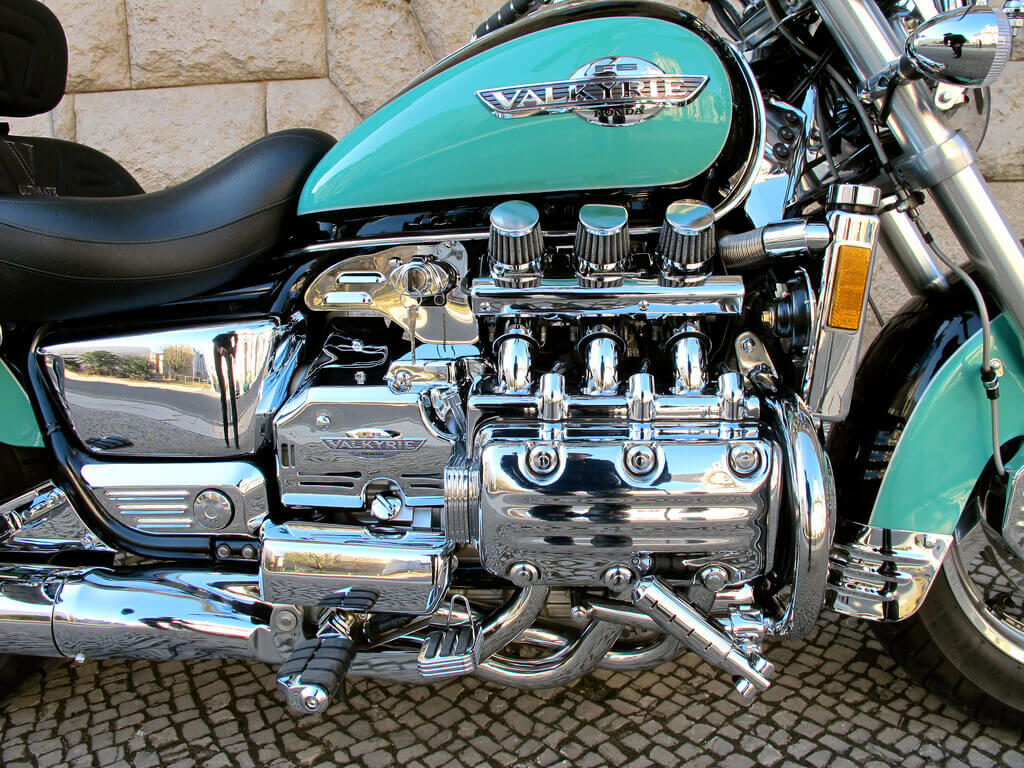 Мотоцикл Honda Valkyrie (Хонда Валькирия) обзор супертяжелого круизера