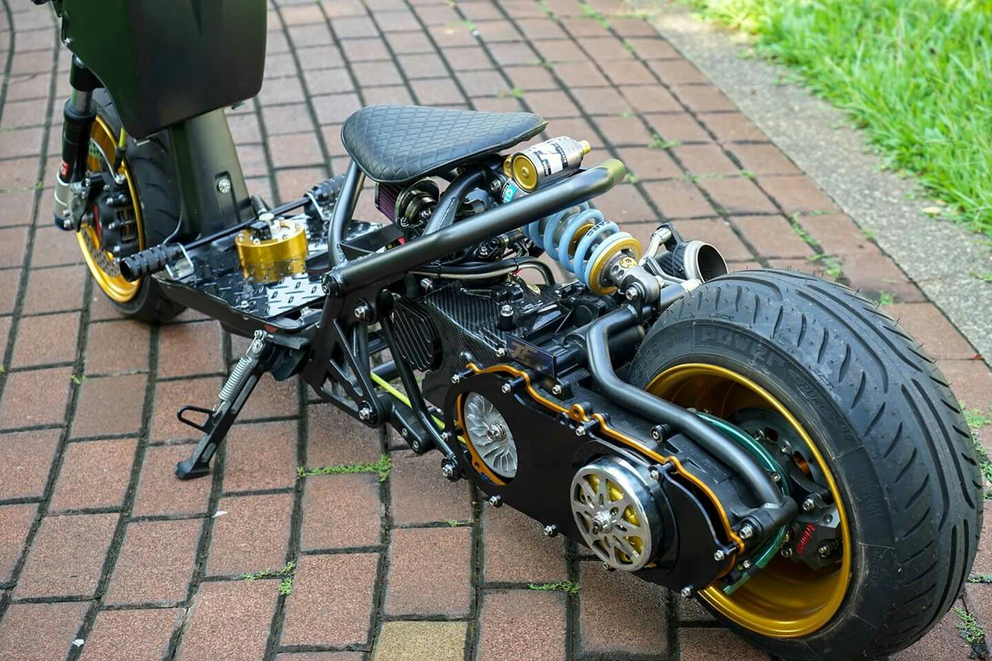 Скутер с двигателем от мотоцикла