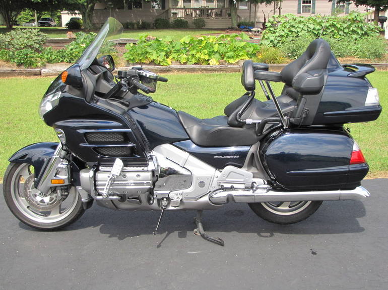 Обзор мотоцикла honda gl 1200 gold wing (interstate, deluxe, aspencade, limited edition)