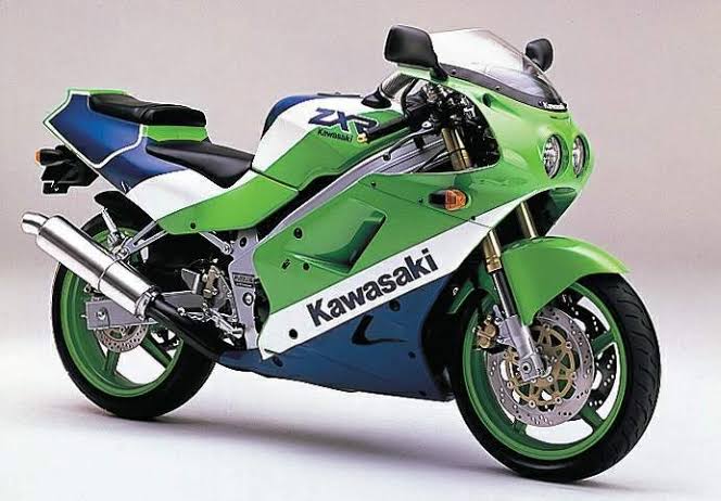 Обзор мотоцикла kawasaki z750 (z750s, z750r) — bikeswiki - энциклопедия японских мотоциклов