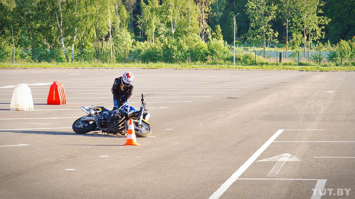Обучение езде на мотоцикле необходимо прежде всего