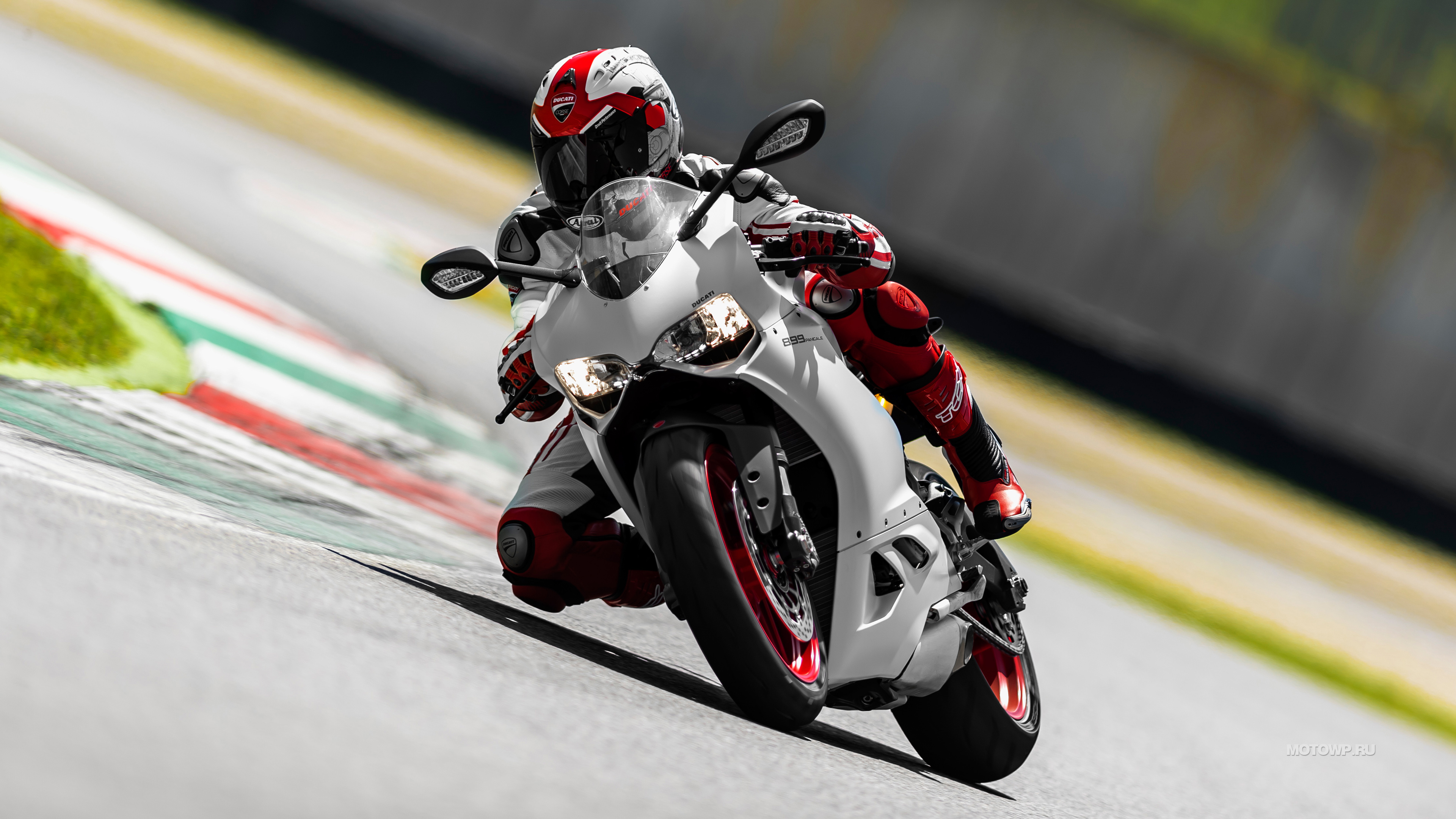 Ducati Panigale 899 — Стильный, Мощный и Дерзкий спортбайк