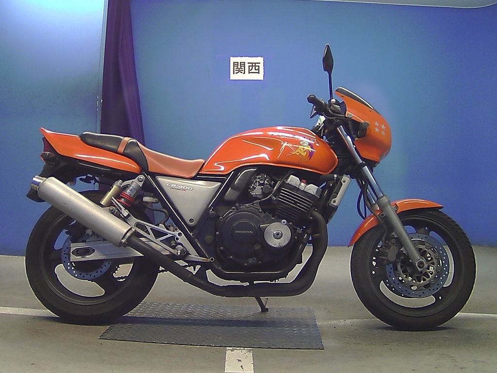 Быстрый и надежный мотоцикл Honda CB 400