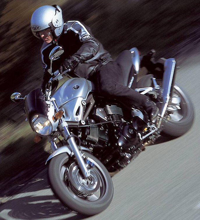 Тест-драйв мотоцикла Yamaha BT1100 Bulldog