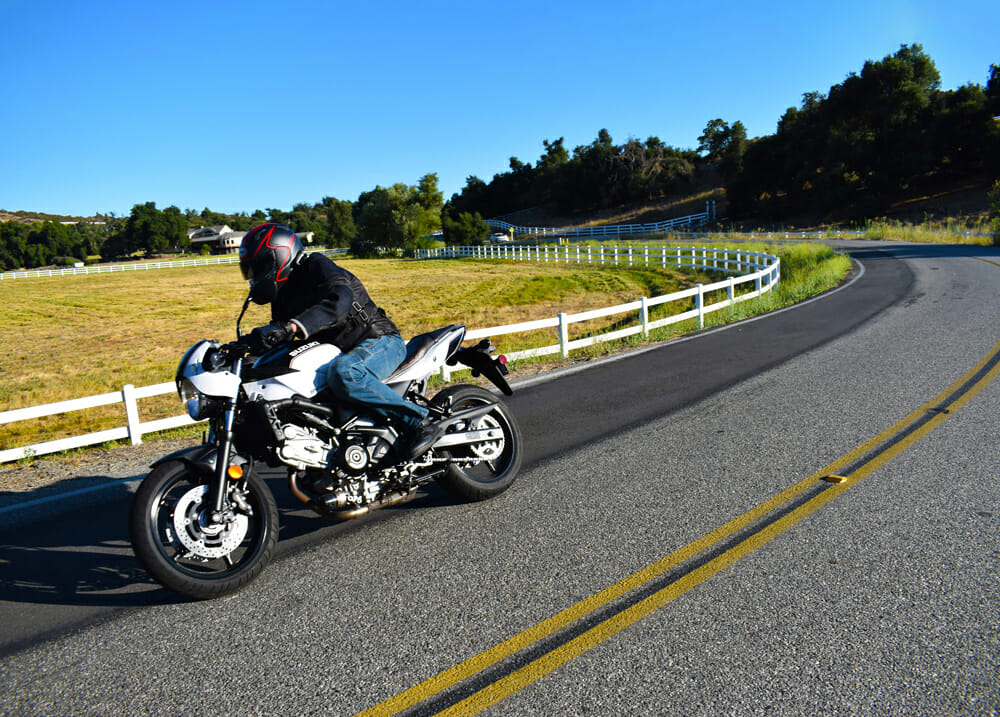 Тест-драйв мотоцикла Suzuki SV650