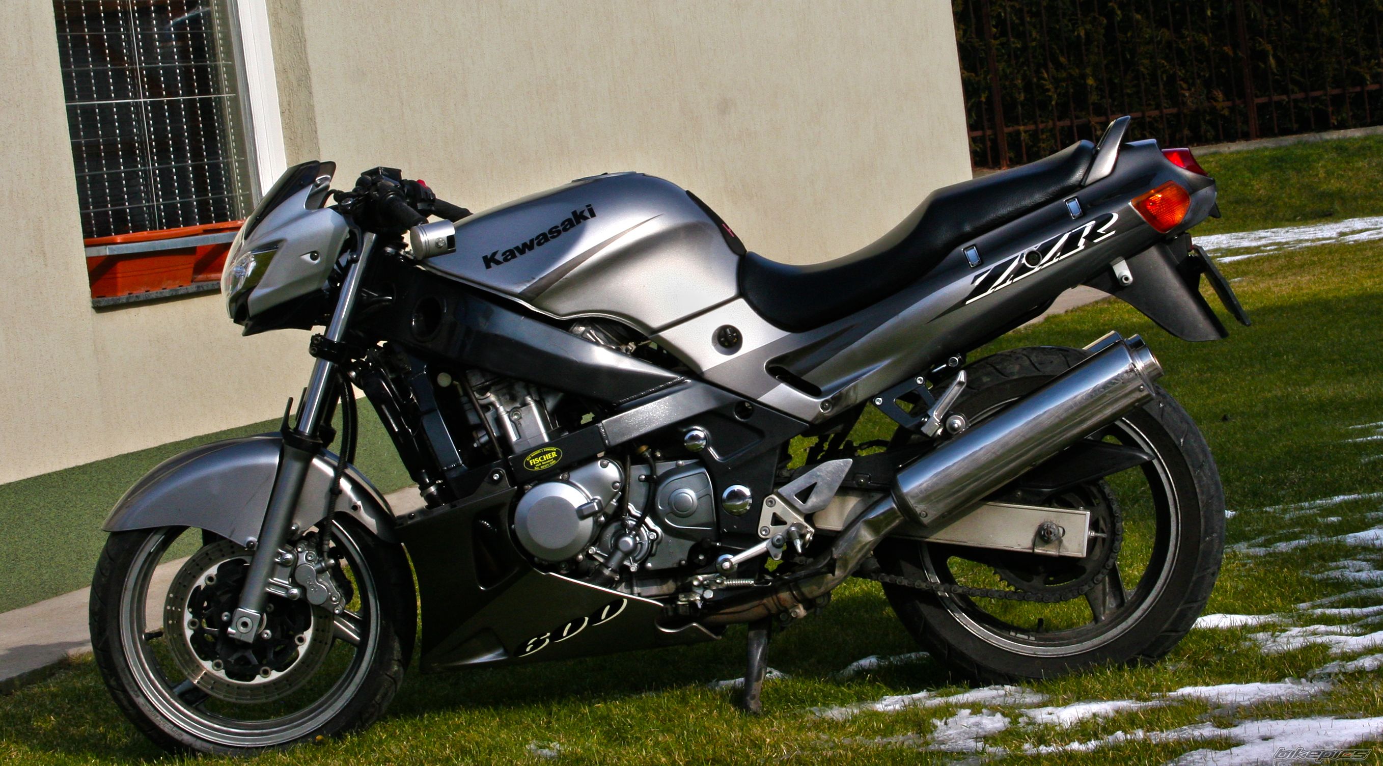 Тест-драйв мотоцикла Kawasaki ZZR1200