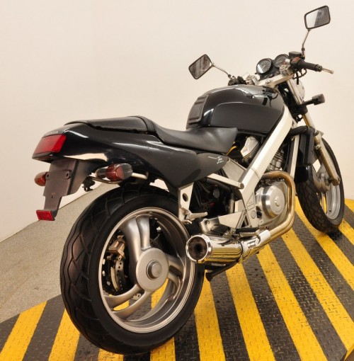 Обзор мотоцикла Honda Bros (Хонда Брос) NT 650