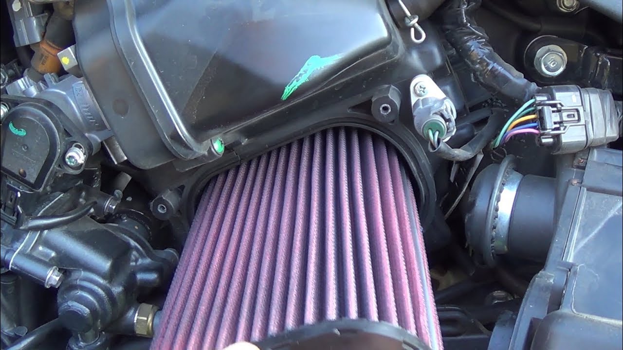 Как заменить воздушный фильтр на Honda CB 400 SF