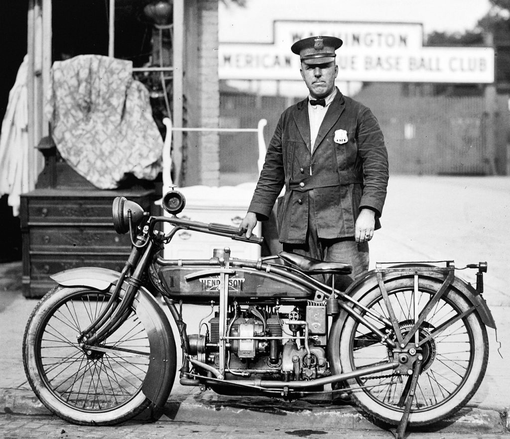 Первый мотоцикл в истории и первые серийные модели