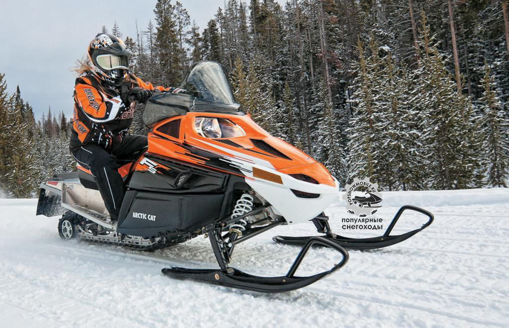 Снегоходы в красноярске. Arctic Cat f5. Снегоход Арктик Кэт f5 фиррекат. Arctic Cat f5 2002. Arctic Cat снегоход оранжевый.