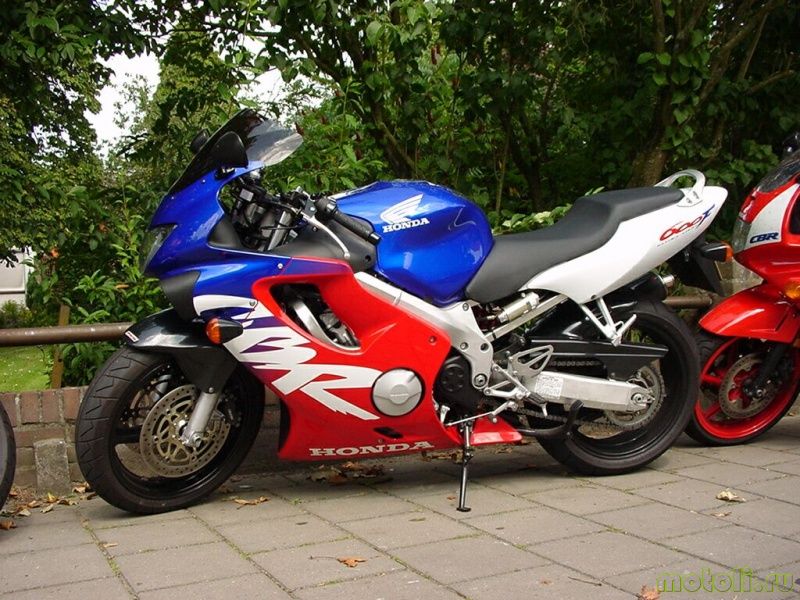 Тест-драйв мотоцикла Honda CBR600F